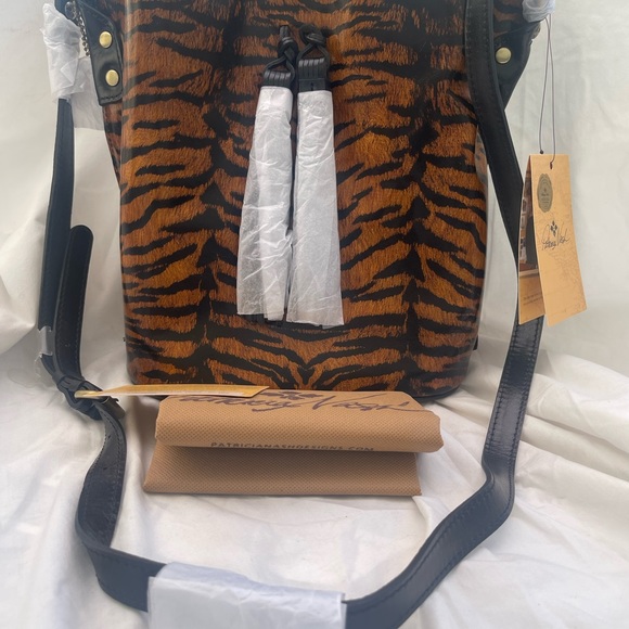 Patricia Nash Leather Accadia Bucket Crossbody Tiger - Picture 3 of 8